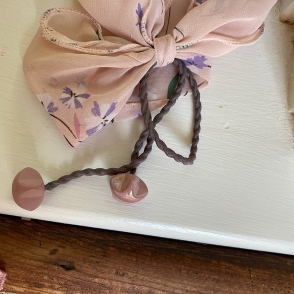 Anthropologie  Pink Bow Bundle - Picture 3 of 5